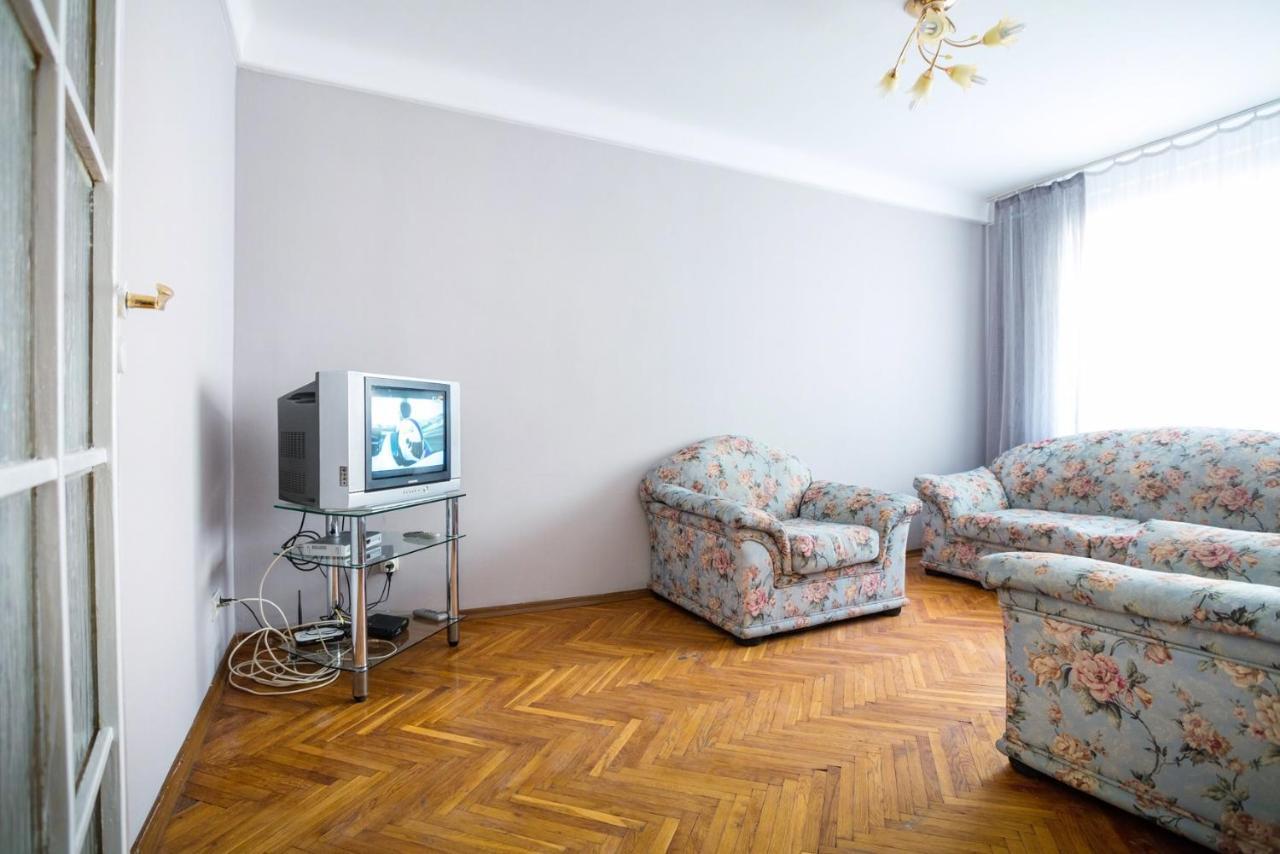 Apartment Near Metro Pecherskaya Kiev Esterno foto
