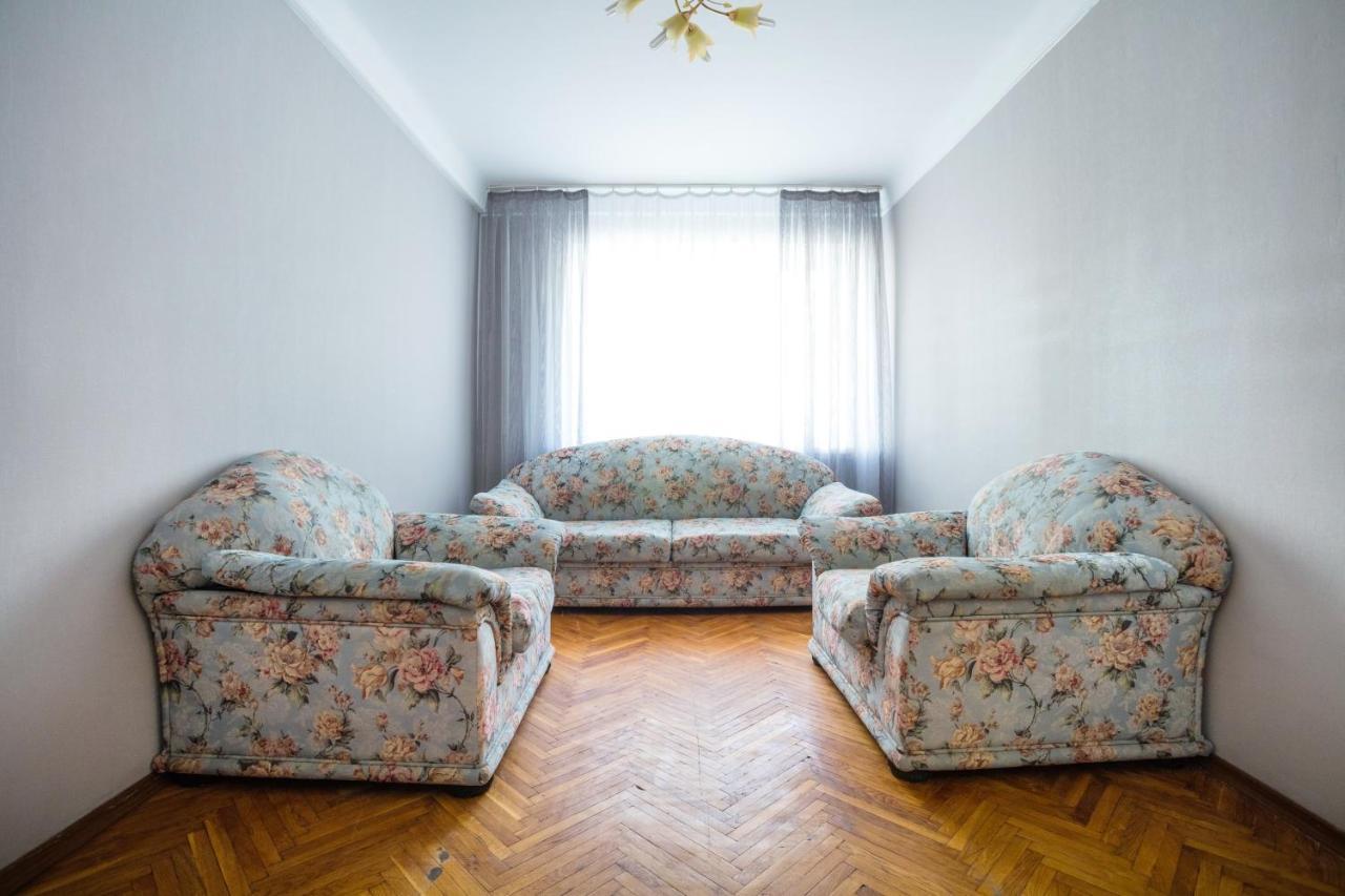 Apartment Near Metro Pecherskaya Kiev Esterno foto