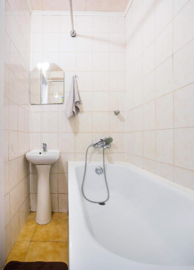 Apartment Near Metro Pecherskaya Kiev Esterno foto