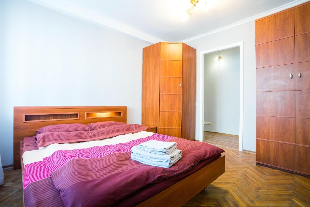 Apartment Near Metro Pecherskaya Kiev Esterno foto